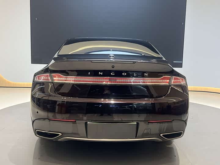 Фото 7 - Lincoln MKZ