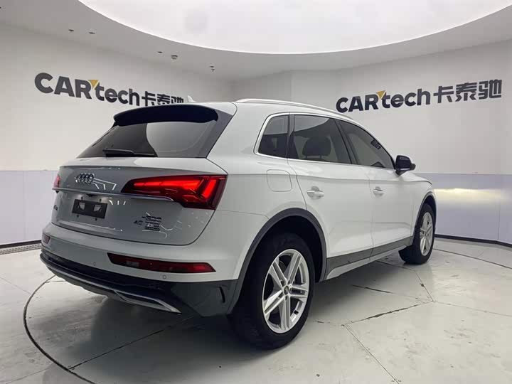 Фото 5 - Audi Q5L