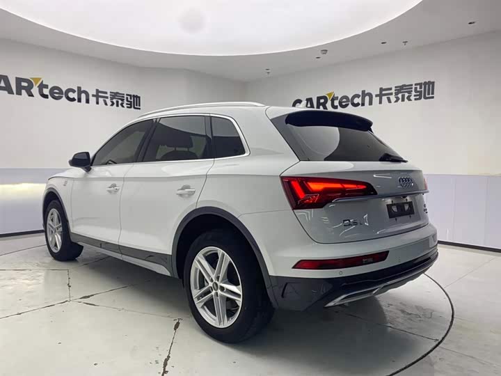 Фото 7 - Audi Q5L