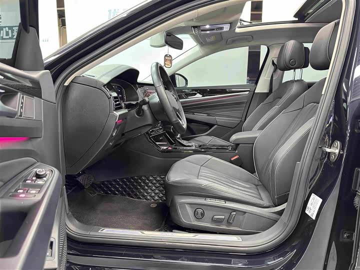 Фото 7 - Volkswagen Passat Hybrid