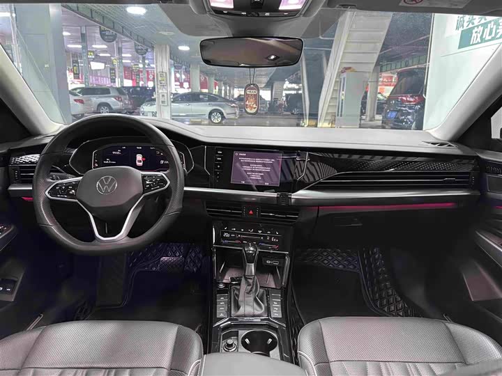 Фото 8 - Volkswagen Passat Hybrid