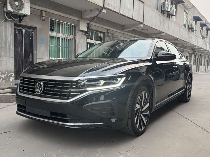 Фото 1 - Volkswagen Passat