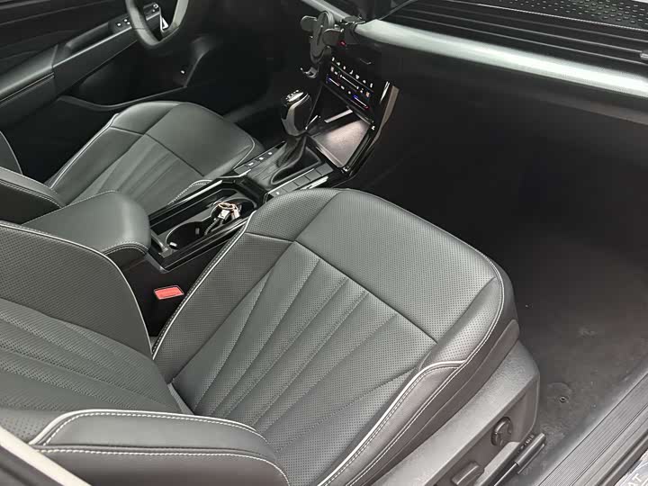 Фото 5 - Volkswagen Passat