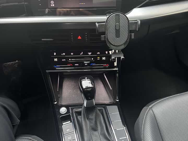 Фото 7 - Volkswagen Passat
