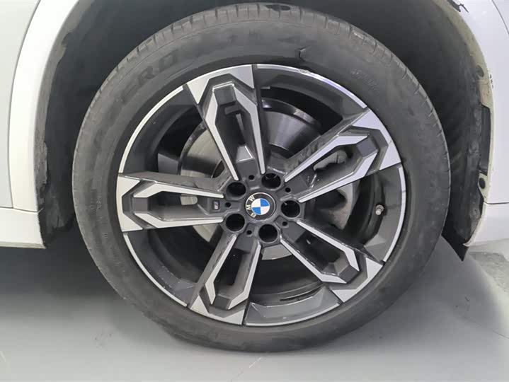 Фото 6 - BMW X1