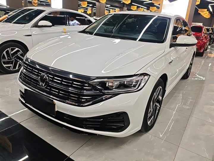 Фото 2 - Volkswagen Sagitar L