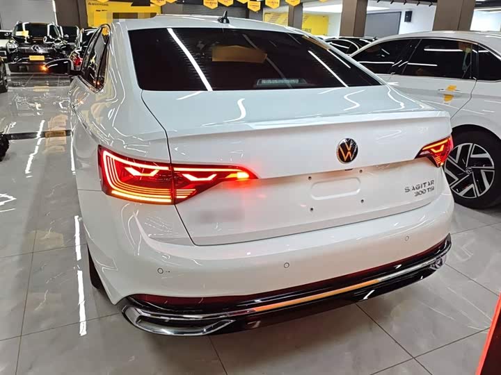 Фото 6 - Volkswagen Sagitar L