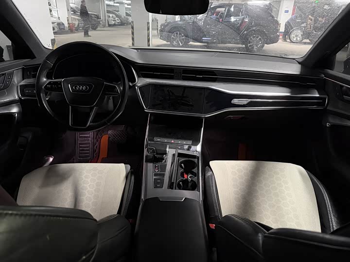 Фото 2 - Audi A6L