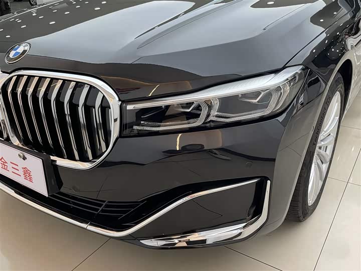 Фото 6 - BMW 7 Series