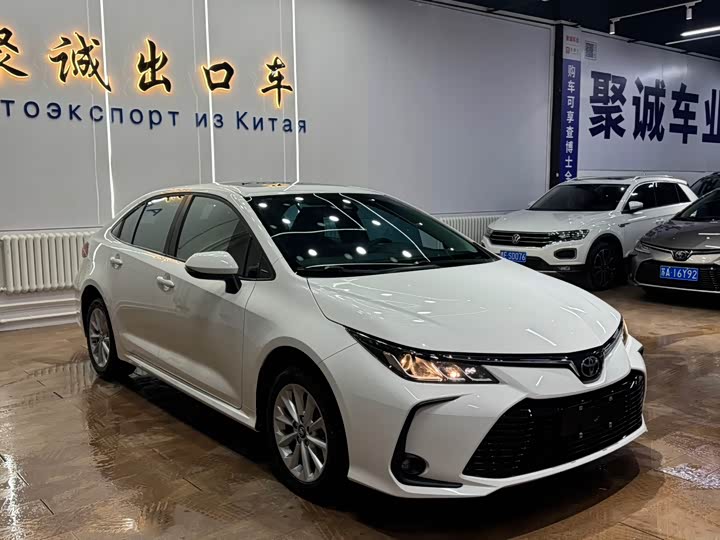 Фото 3 - Toyota Corolla