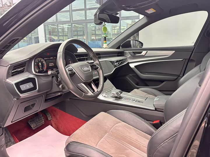 Фото 4 - Audi A6L