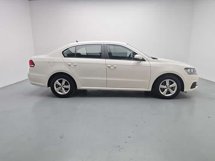 Фото 7 - Volkswagen Lavida