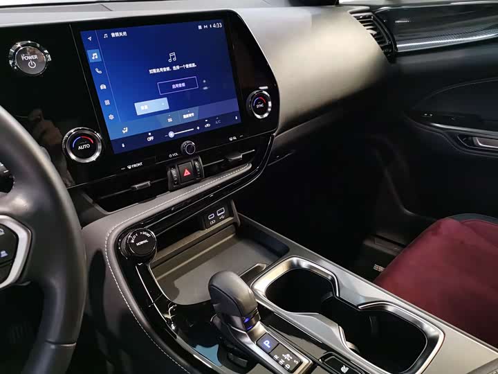 Фото 8 - Lexus NX