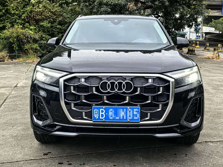 Фото 2 - Audi Q7