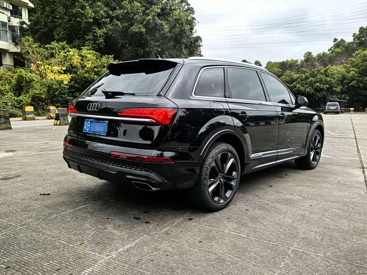 Фото 5 - Audi Q7