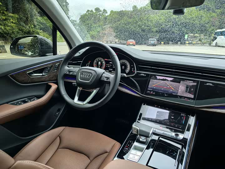 Фото 8 - Audi Q7