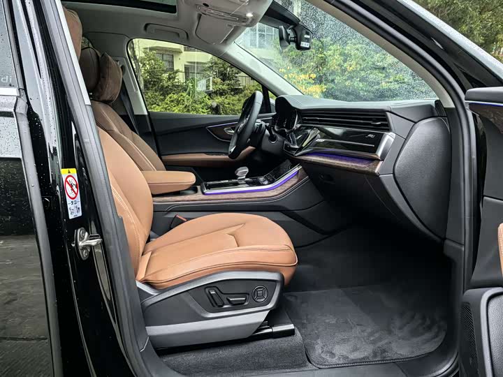 Фото 9 - Audi Q7