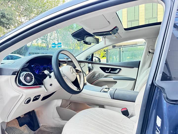 Фото 9 - Mercedes-Benz EQS