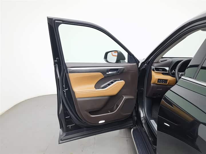 Фото 8 - Toyota Highlander