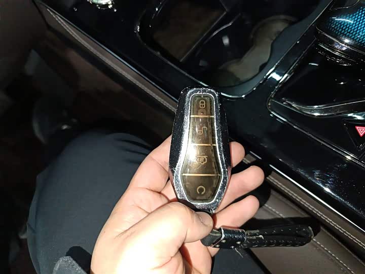 Фото 9 - BYD Han