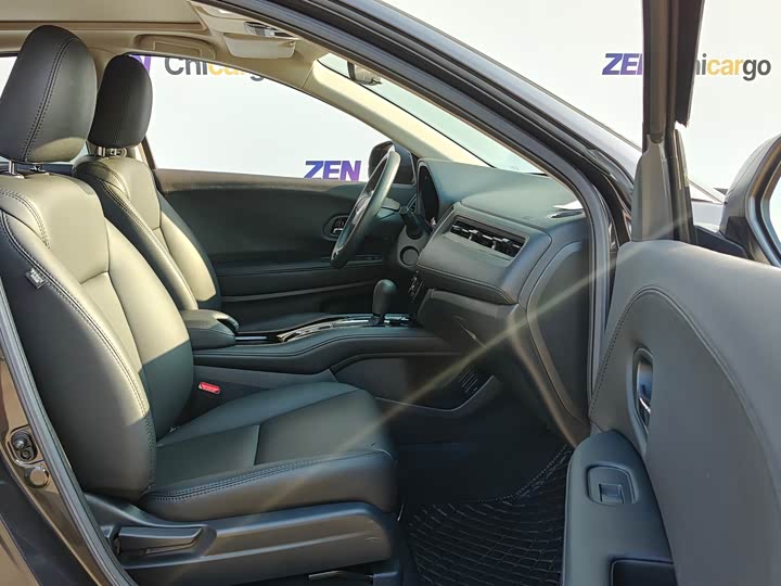 Фото 7 - Honda Vezel
