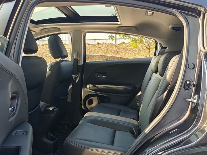 Фото 8 - Honda Vezel