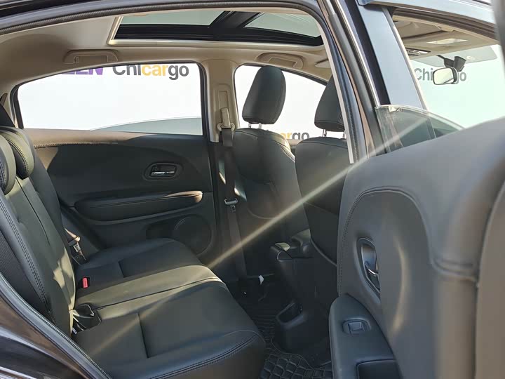 Фото 9 - Honda Vezel