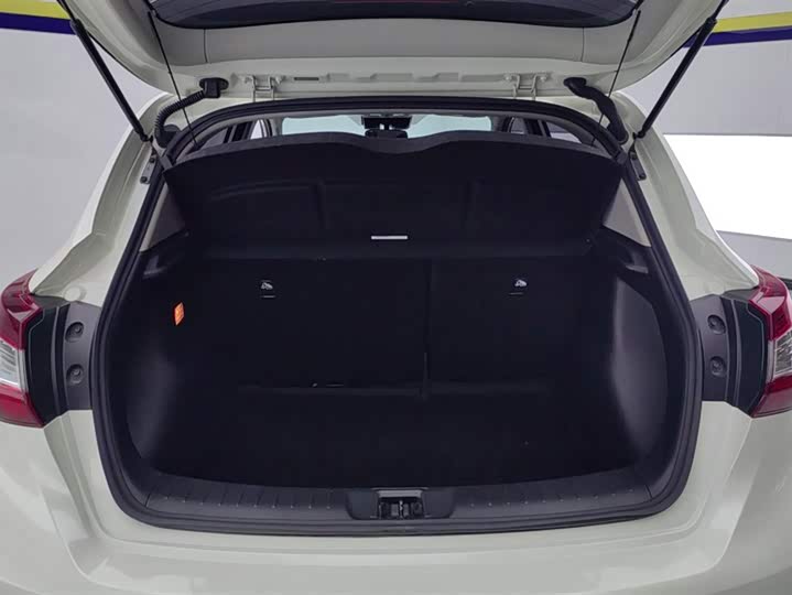 Фото 4 - Nissan Tiida