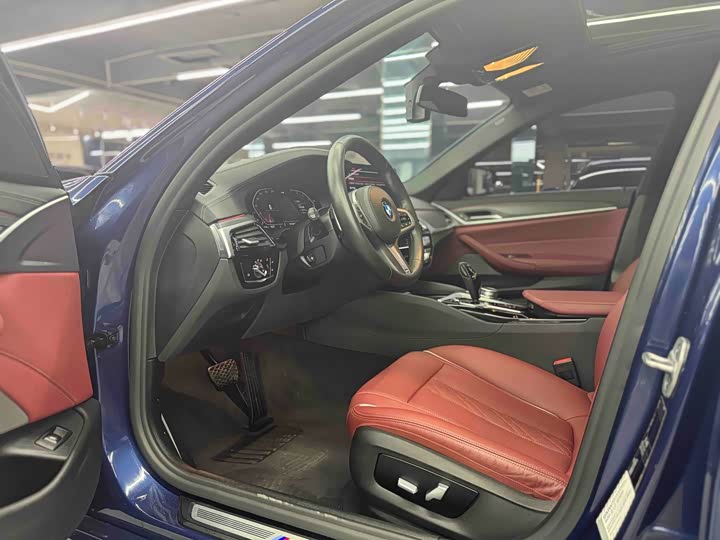 Фото 9 - BMW 5 Series