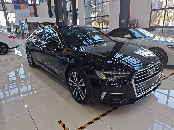 Фото 4 - Audi A6L