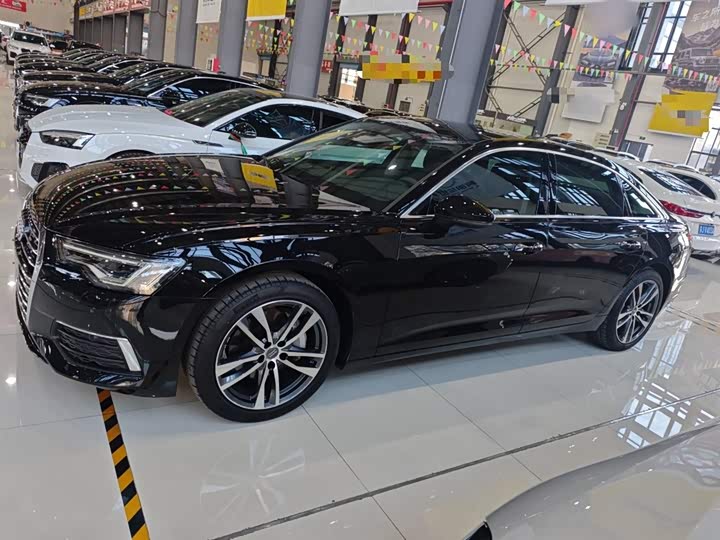 Фото 5 - Audi A6L