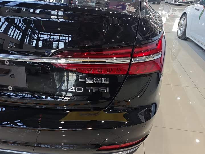 Фото 8 - Audi A6L