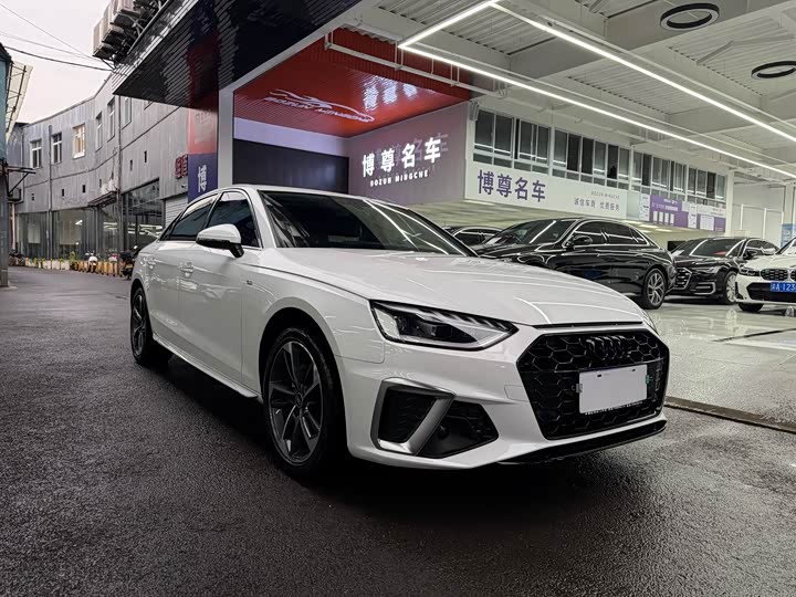 Фото 3 - Audi A4L