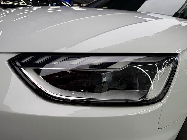 Фото 4 - Audi A4L