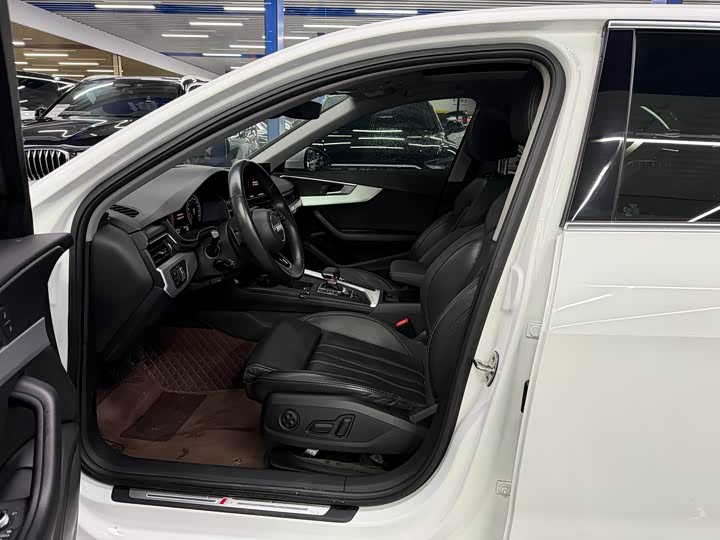 Фото 6 - Audi A4L