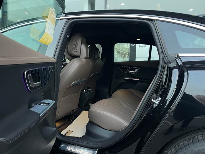 Фото 8 - Mercedes-Benz EQE