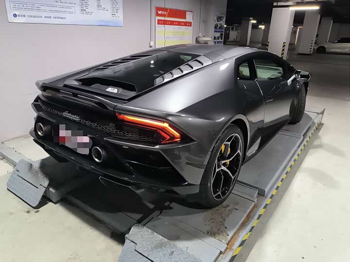 Фото 2 - Lamborghini Huracán