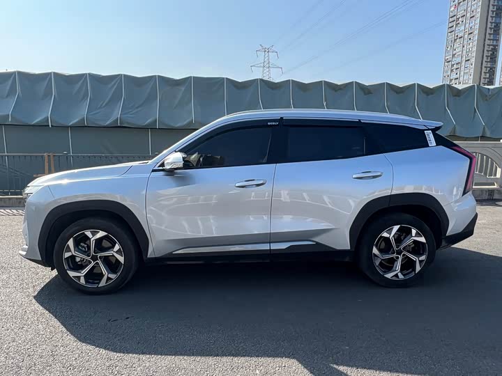 Фото 4 - Geely Atlas L