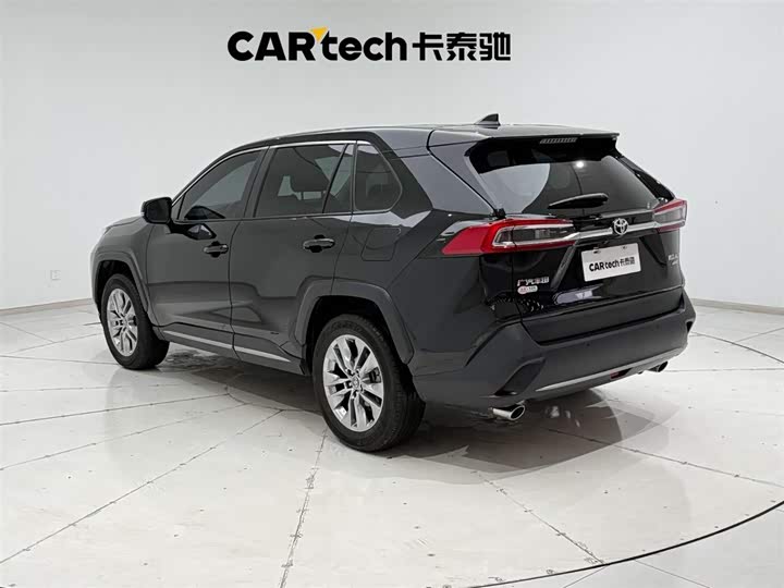 Фото 7 - Toyota Wildlander