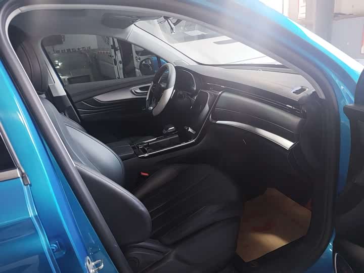 Фото 11 - Roewe RX5 Max