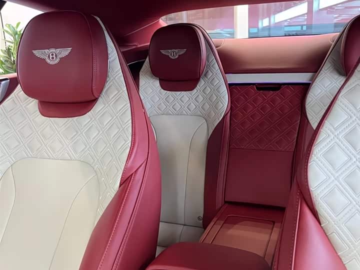 Фото 8 - Bentley Continental GT