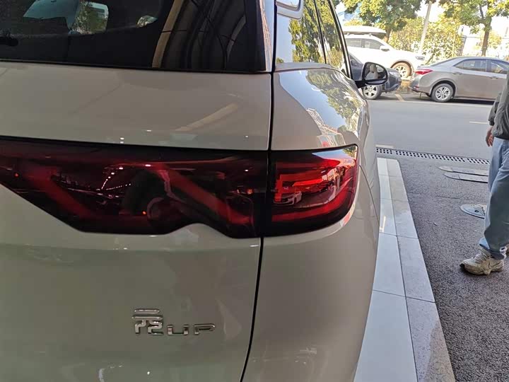 Фото 8 - BYD Yuan Up