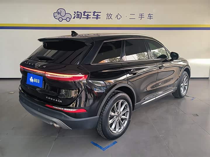 Фото 3 - Lincoln Corsair