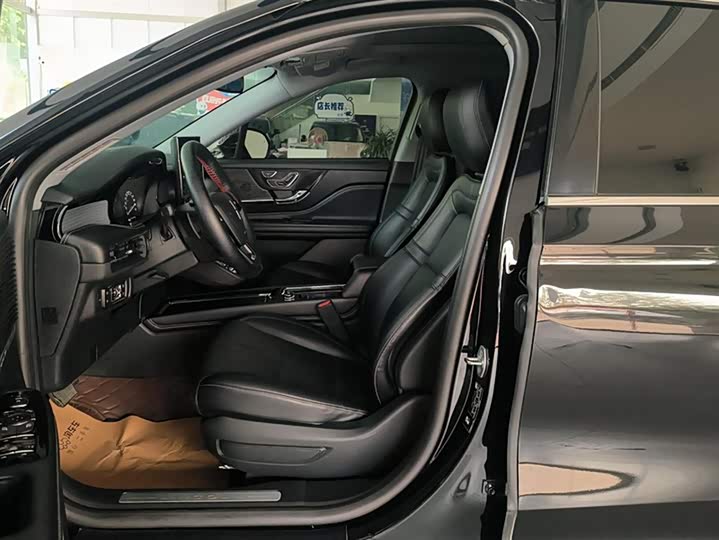 Фото 9 - Lincoln Corsair