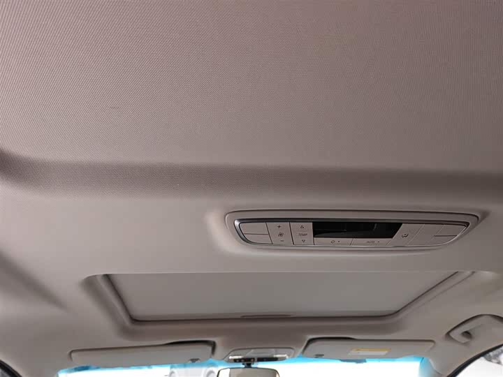 Фото 9 - Buick GL8 ES