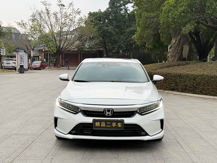 Фото 2 - Honda Inspire