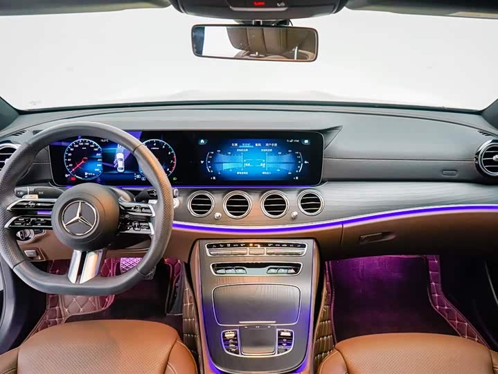 Фото 3 - Mercedes-Benz E-Class