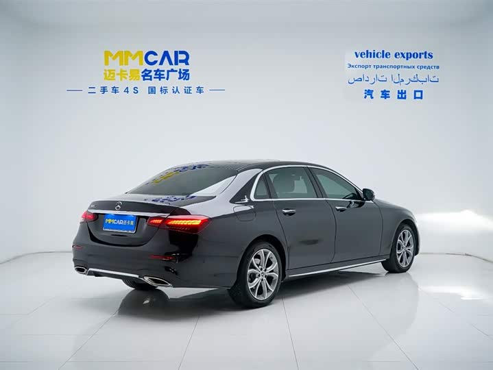 Фото 4 - Mercedes-Benz E-Class