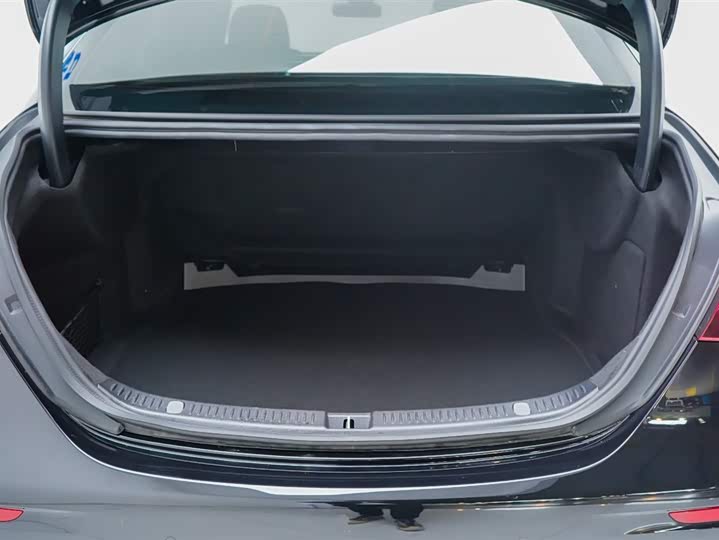 Фото 9 - Mercedes-Benz E-Class