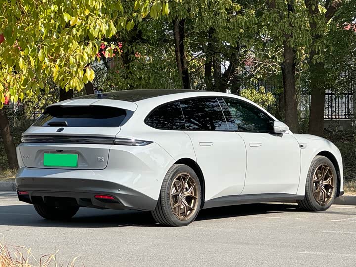 Фото 4 - Nio ET5T